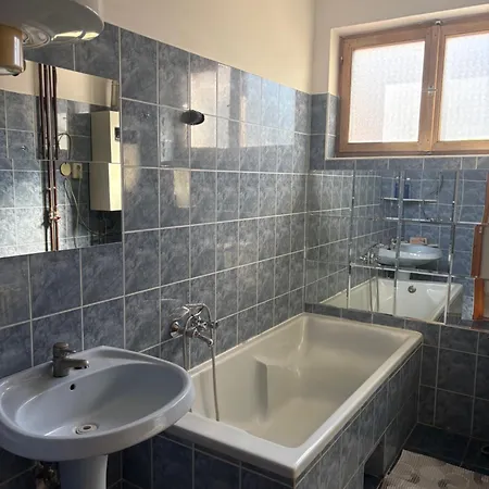 Dombi Apartmanhaz *