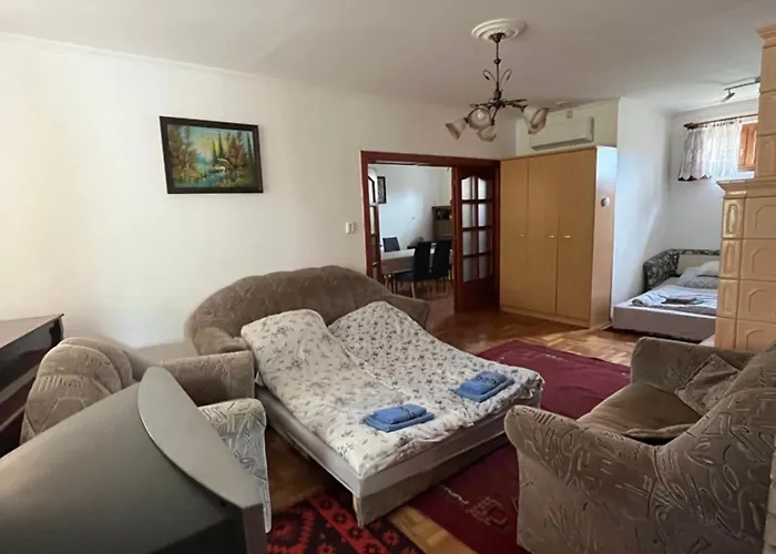 Dombi Vendeghaz * Nyíregyháza